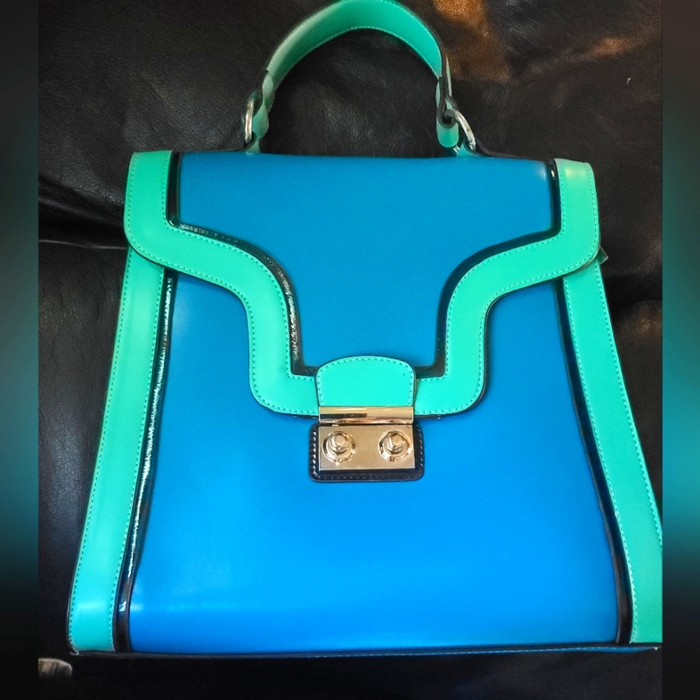 Via by Vieta HOST PICK! 🎈🎉✨️NWT gorgeous structured teal handbag 9x9x3.5
